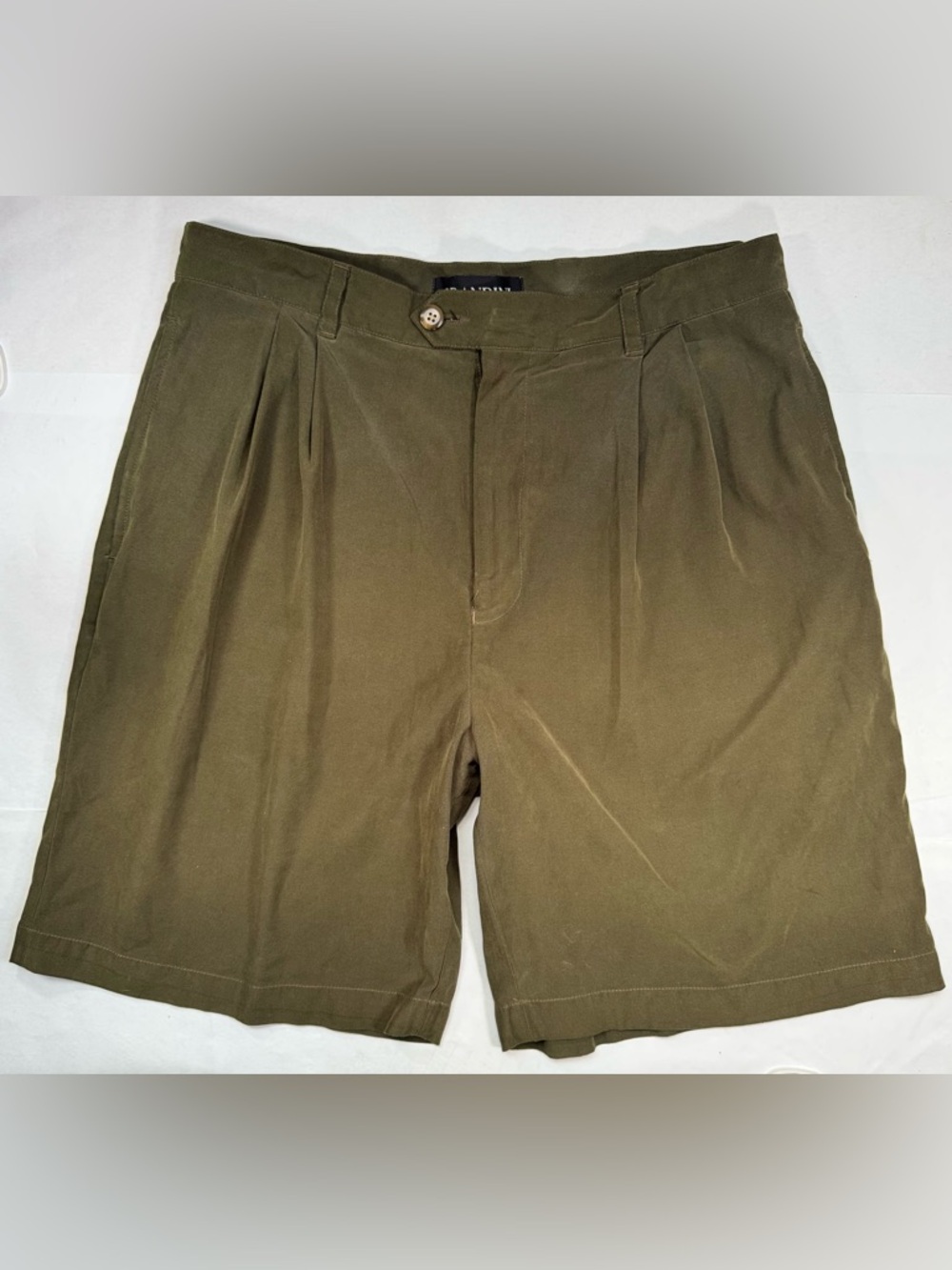 Mens Olive Pleated Dress Shorts Sz 32 Lightweight Soft Classic Fit 7” Inseam
